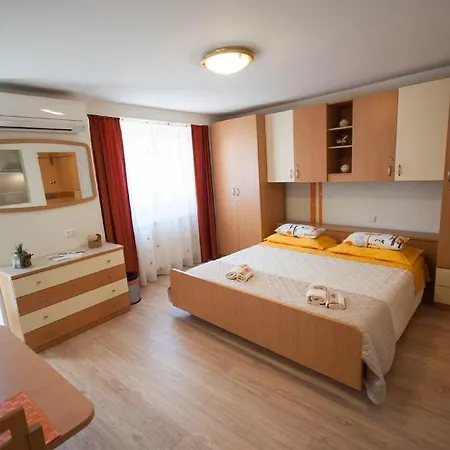 Dario Apartment By The Sea Novigrad  Exterior photo